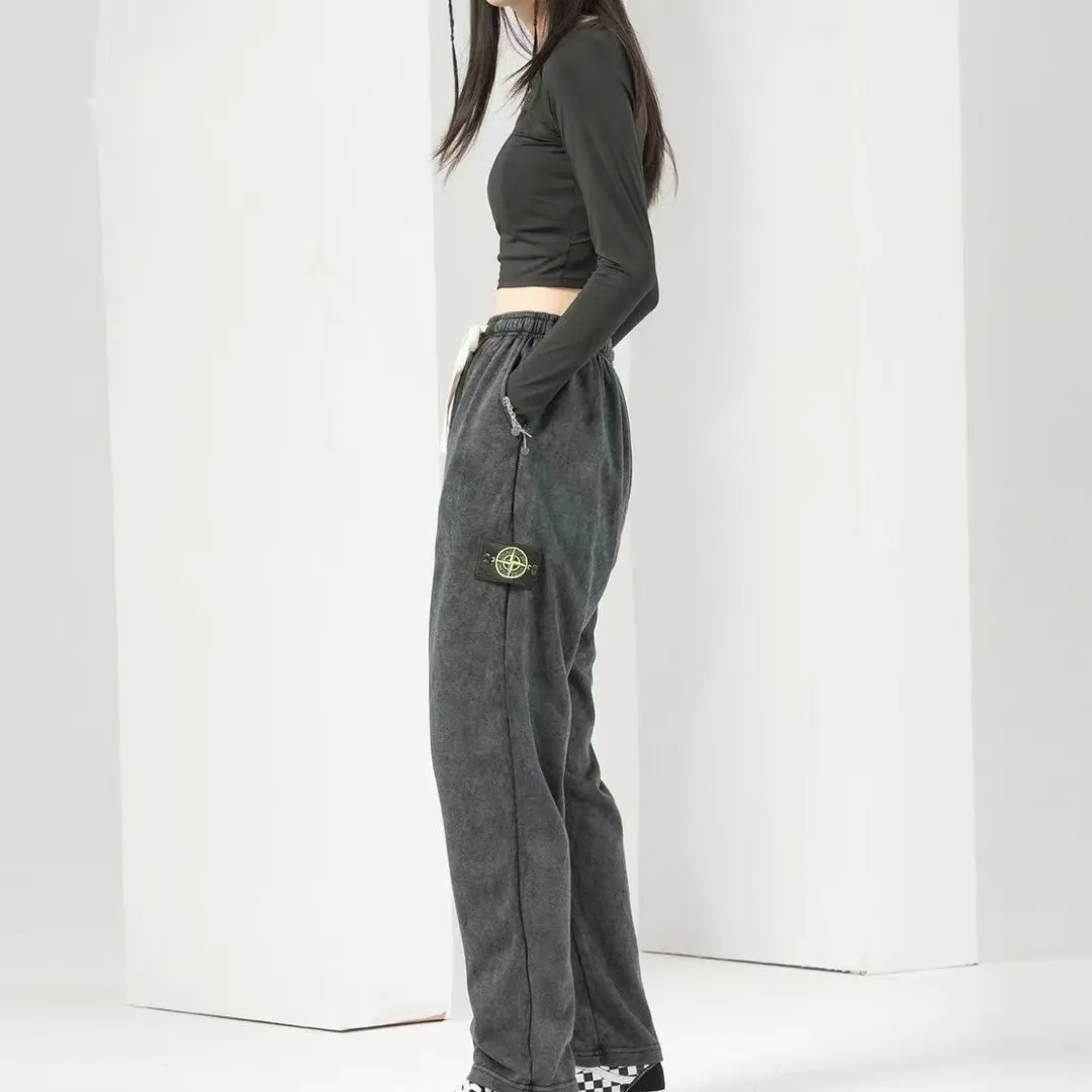 W2231#P150💰 Stone Stone Black Warrior Badge Compass Washed and Distressed Drawstring Terry High Street Long Sweatpants for Men and Women Fashionable 🛒 This item can be worn by both men and women. The texture is very good and the upper body is particularly good-looking. It can be used in the high street for leisure. It looks slim and looks good in photos. Color: washed black. Size: M L XL XXL